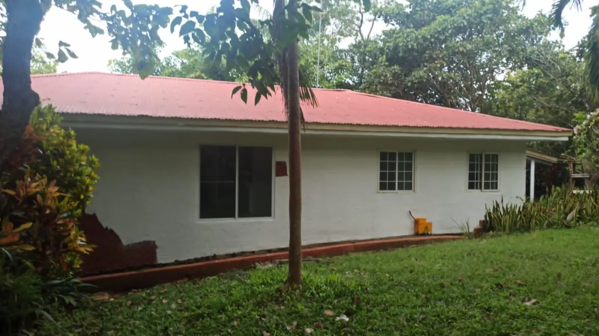 Península con casa y acceso al mar
