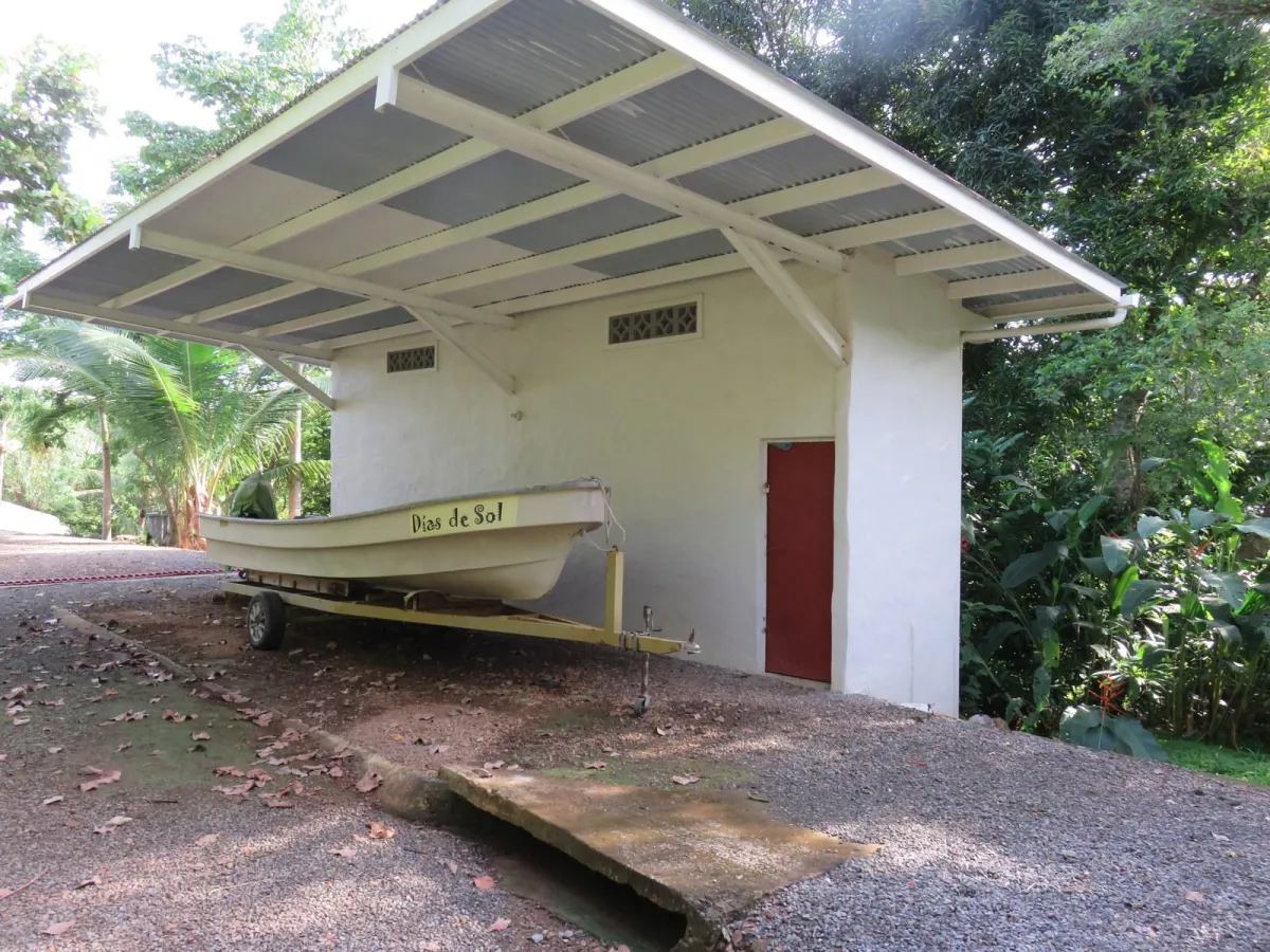 Península con casa y acceso al mar