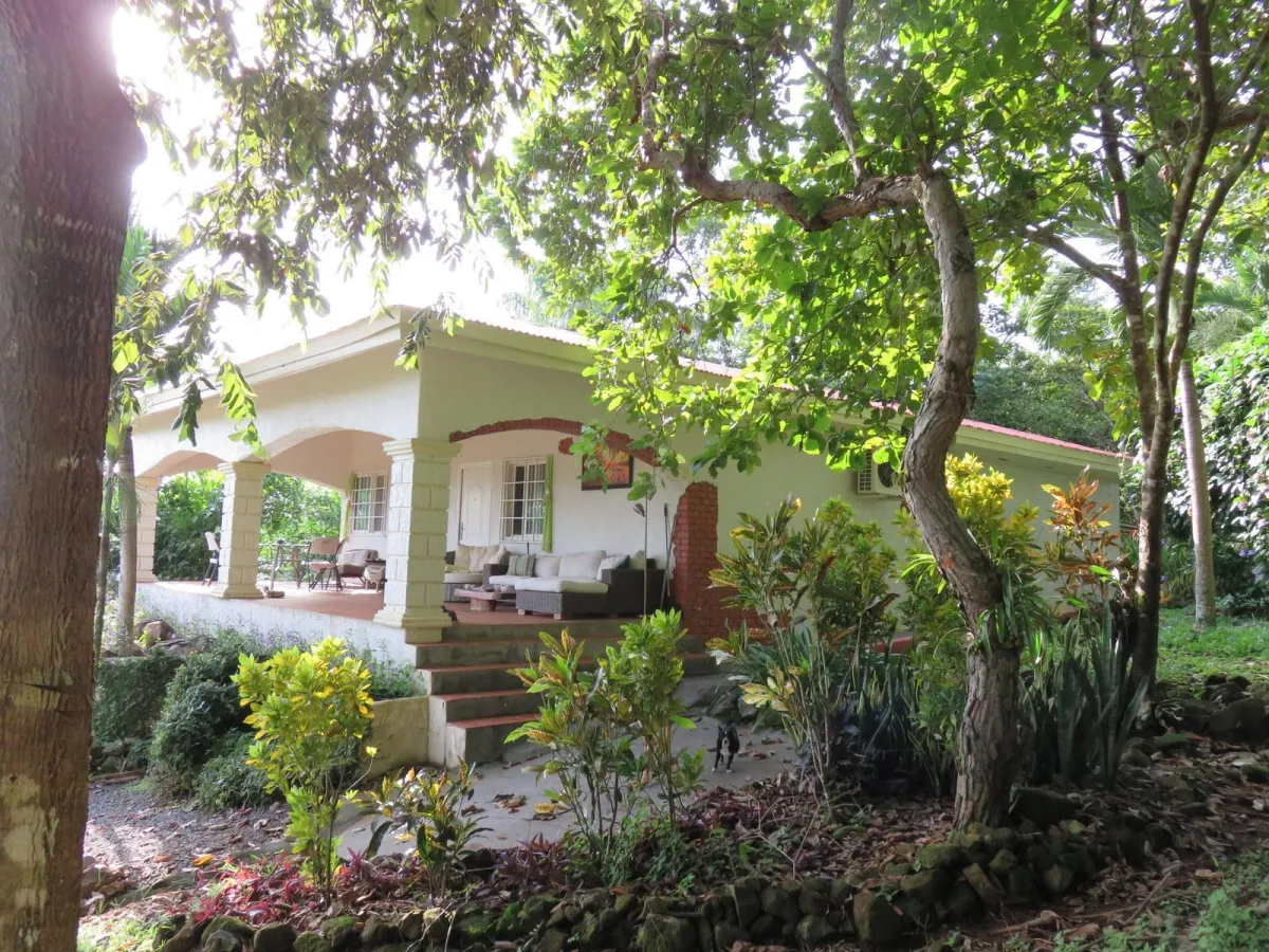 Península con casa y acceso al mar
