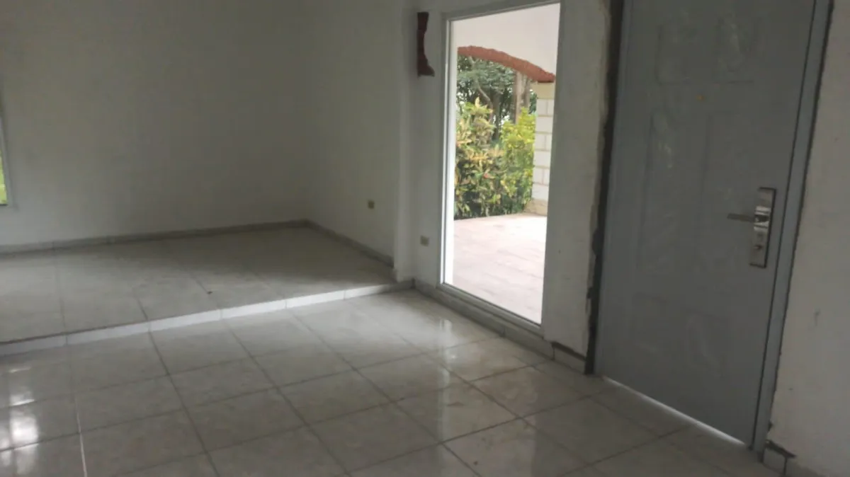 Península con casa y acceso al mar