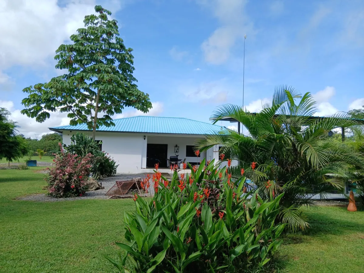 Finca bien concebida en una zona tranquila