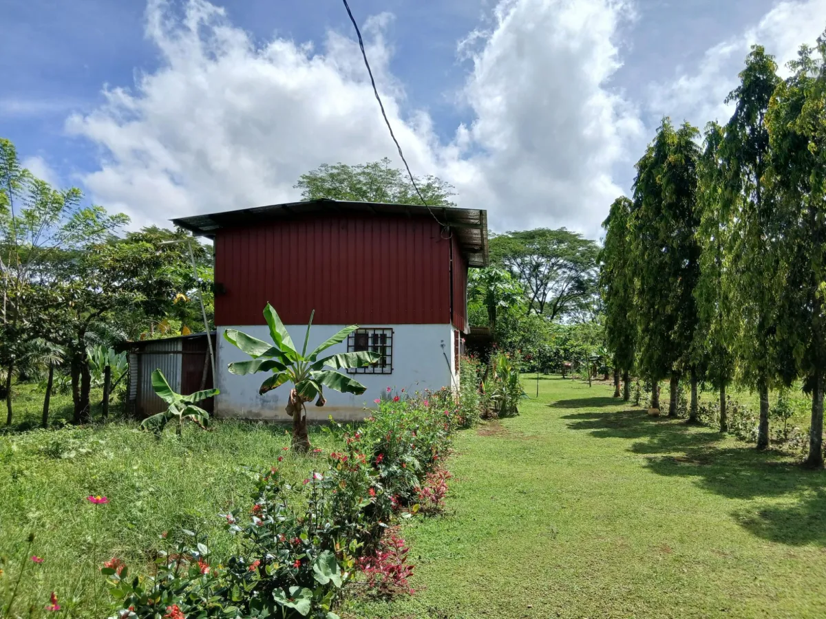 Finca bien concebida en una zona tranquila