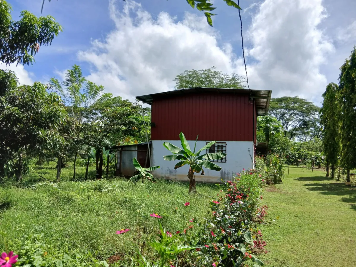 Finca bien concebida en una zona tranquila