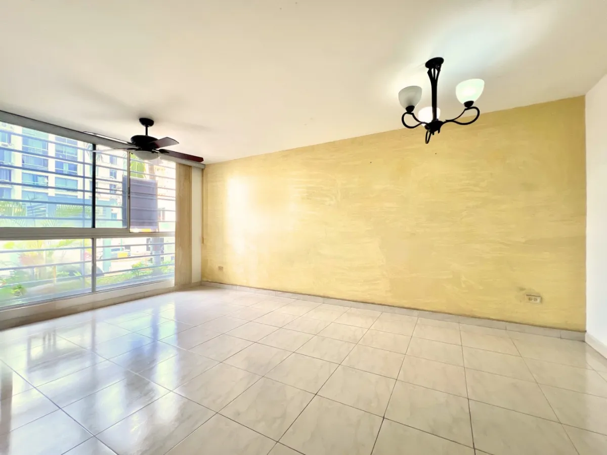 Apartment for sale in Condado del Rey, PH McGregor
