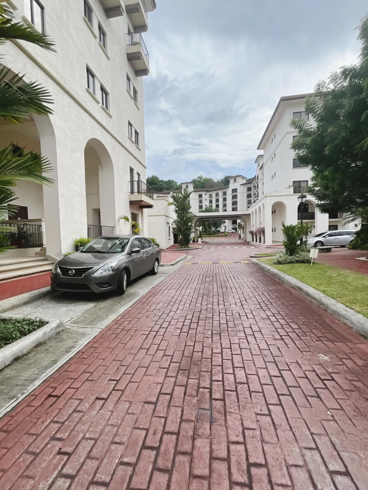 GROUND FLOOR APARTMENT FOR SALE