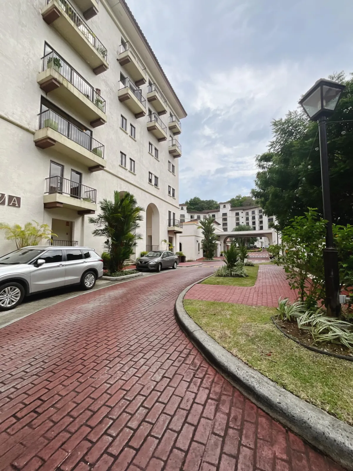 GROUND FLOOR APARTMENT FOR SALE
