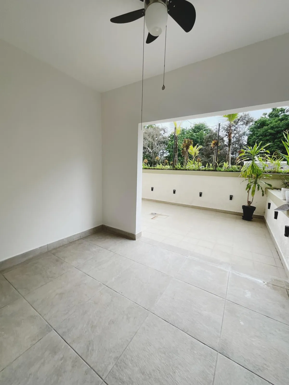 GROUND FLOOR APARTMENT FOR SALE