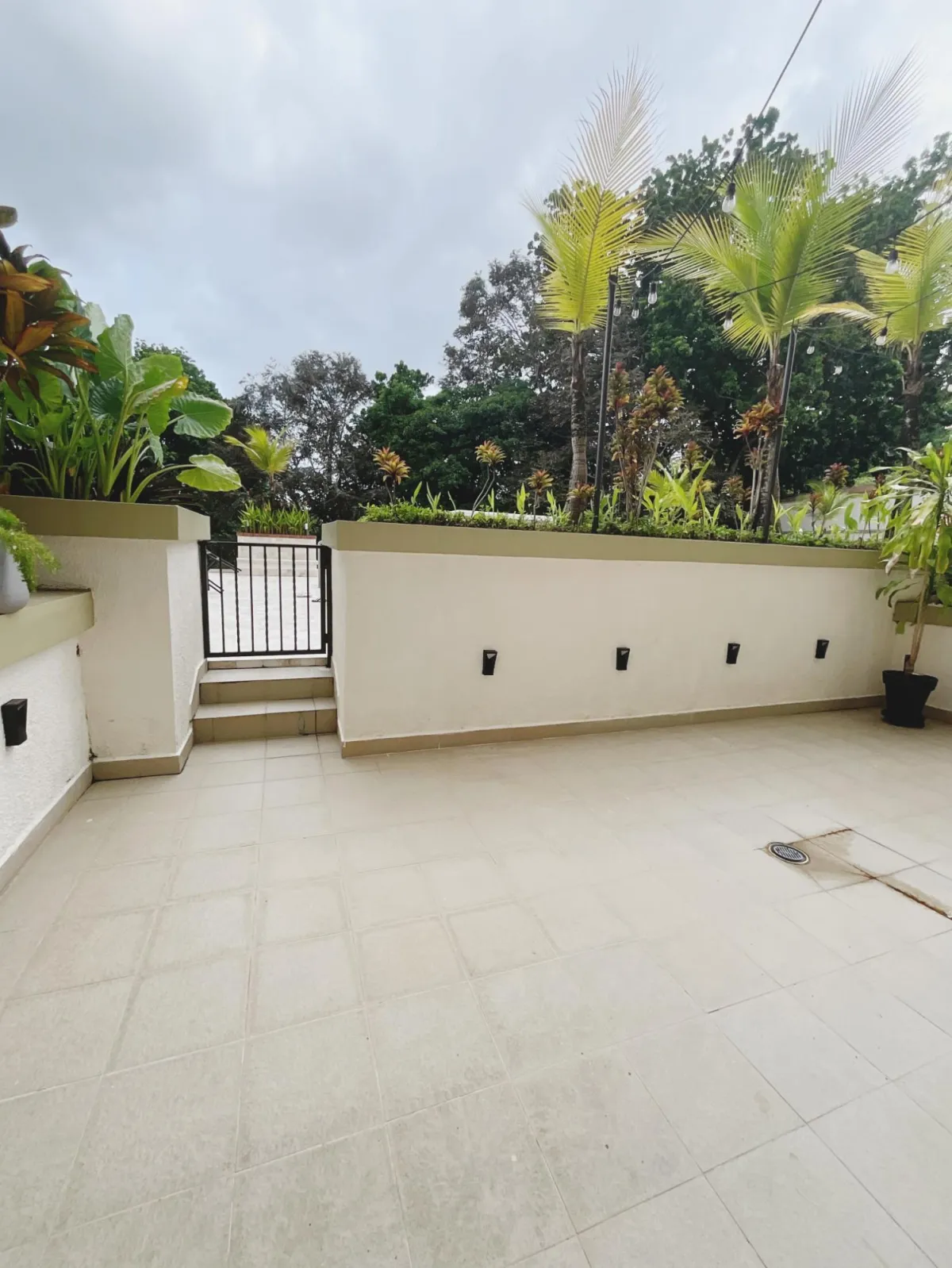 GROUND FLOOR APARTMENT FOR SALE