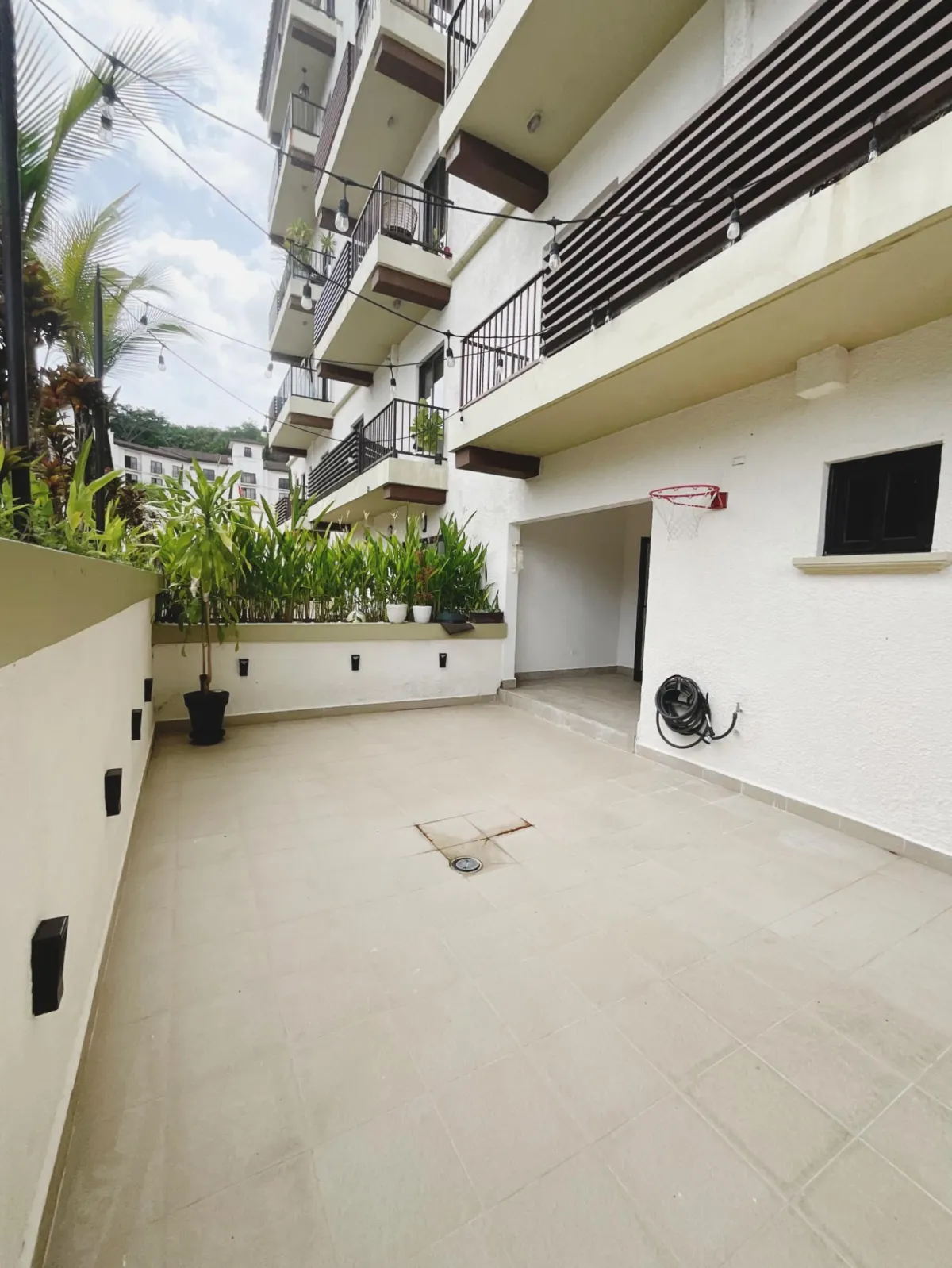 GROUND FLOOR APARTMENT FOR SALE