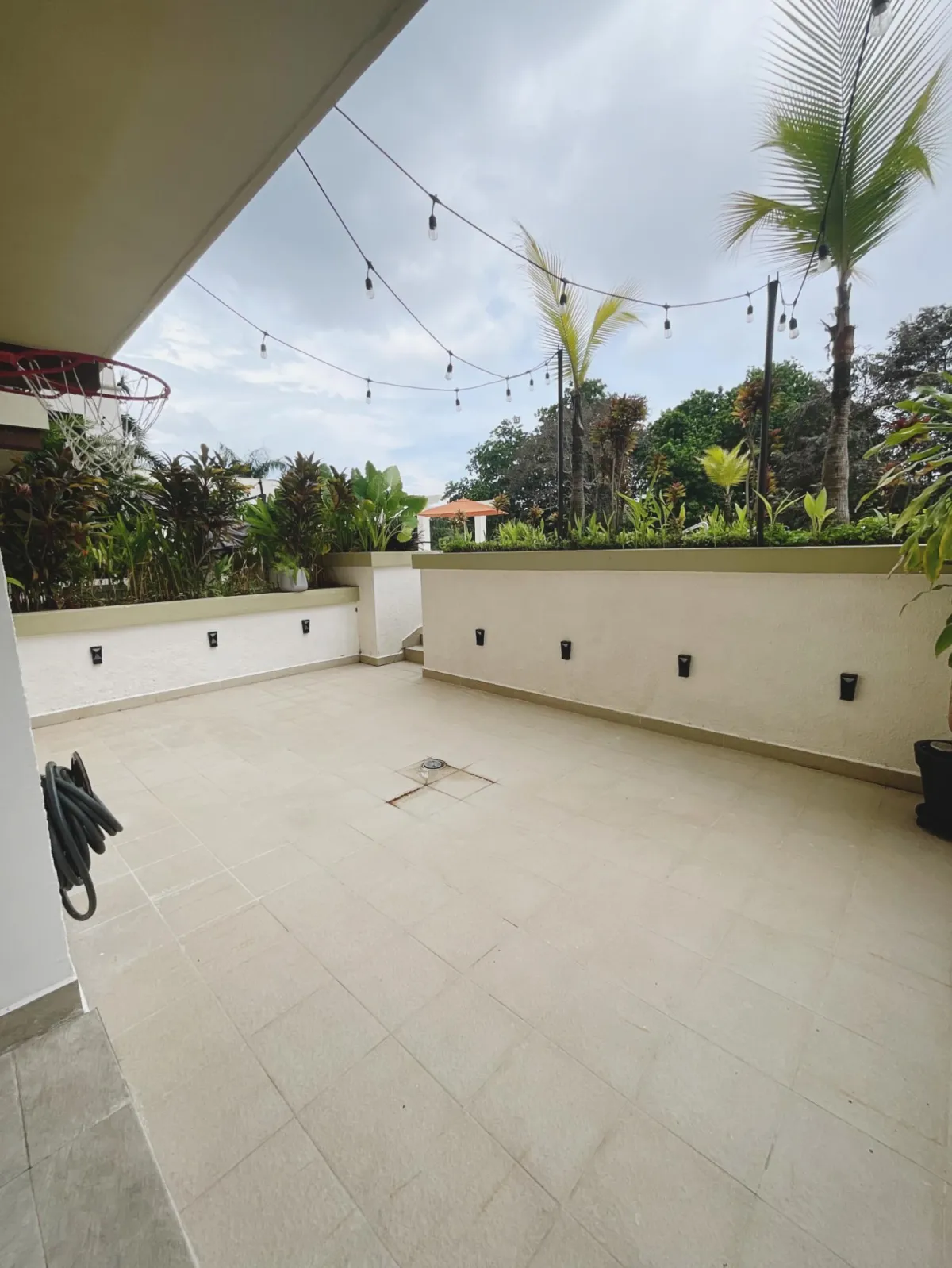 GROUND FLOOR APARTMENT FOR SALE