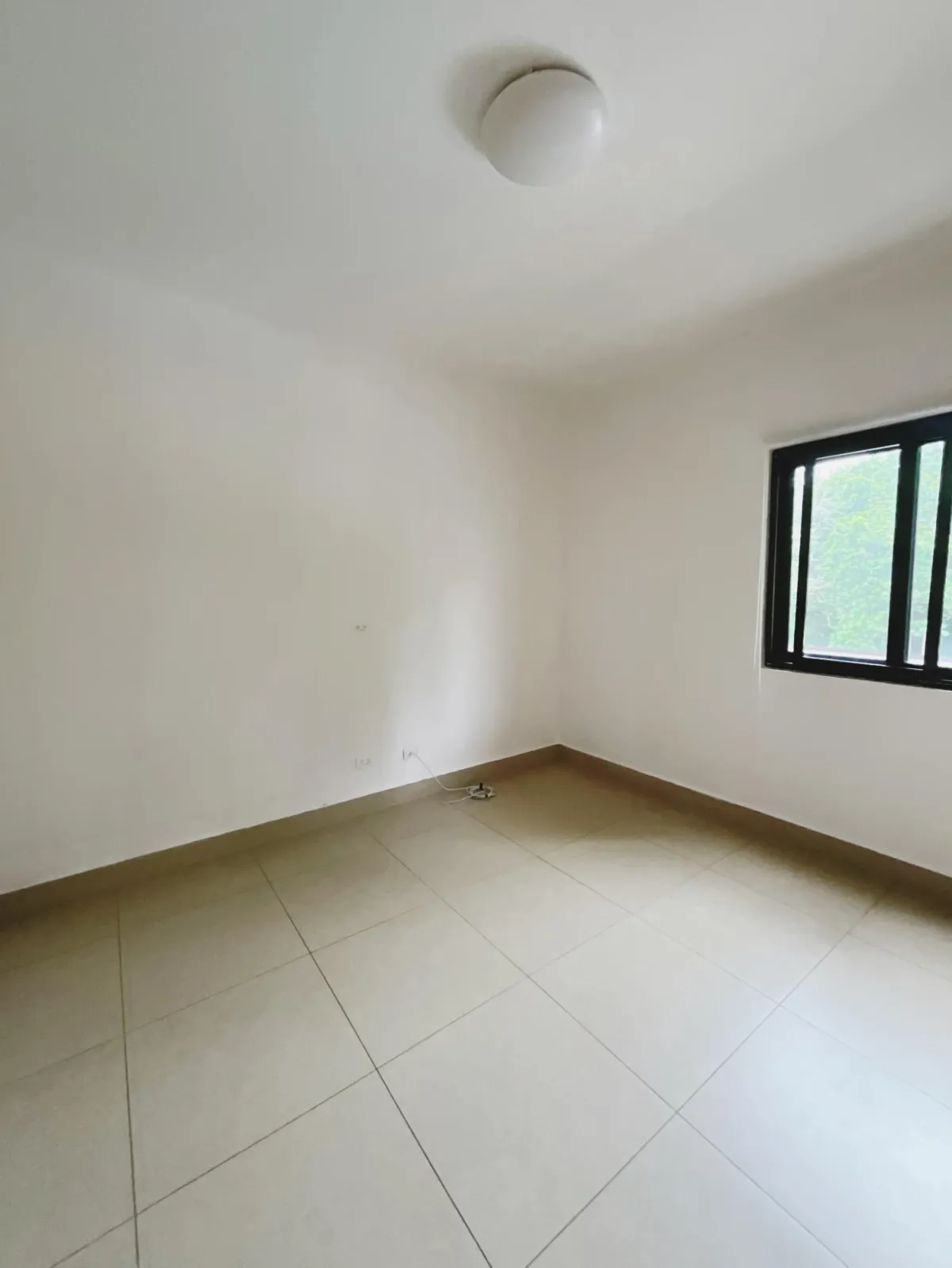 GROUND FLOOR APARTMENT FOR SALE