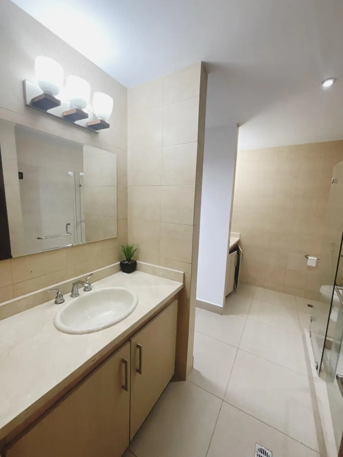 GROUND FLOOR APARTMENT FOR SALE
