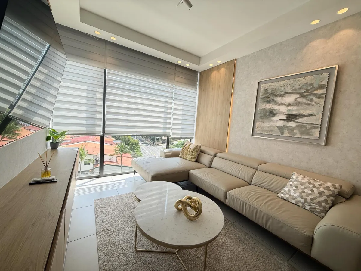 Apartamento de 2 Recameras en Venta en Coco del Mar.