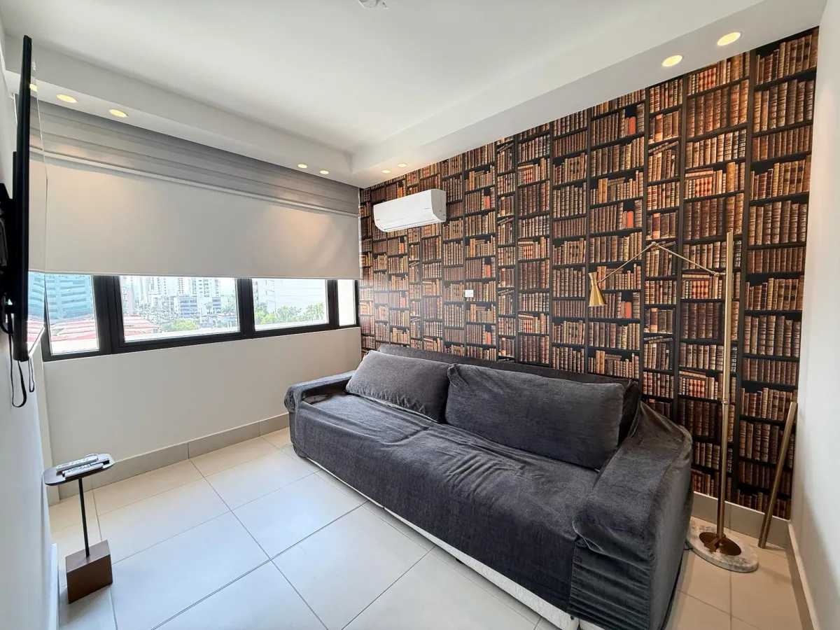 Apartamento de 2 Recameras en Venta en Coco del Mar.