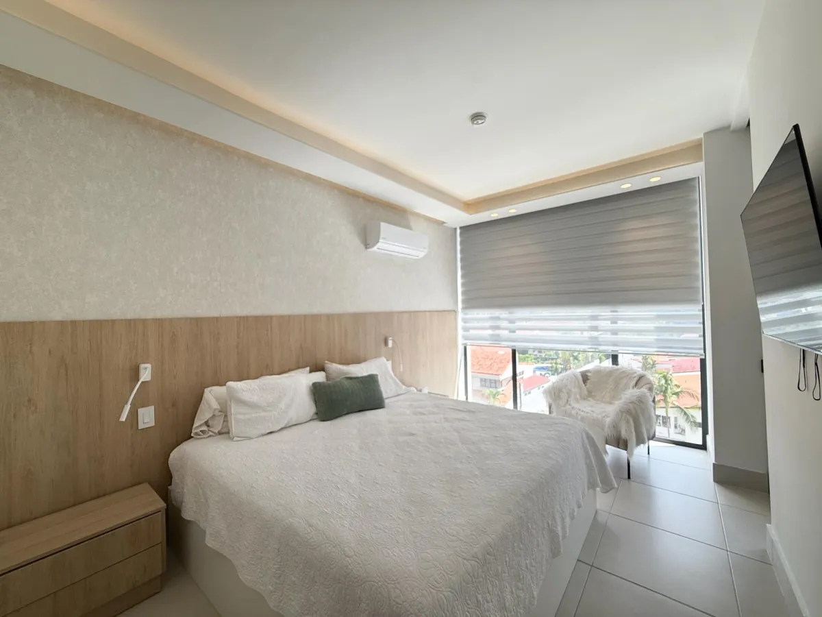 Apartamento de 2 Recameras en Venta en Coco del Mar.