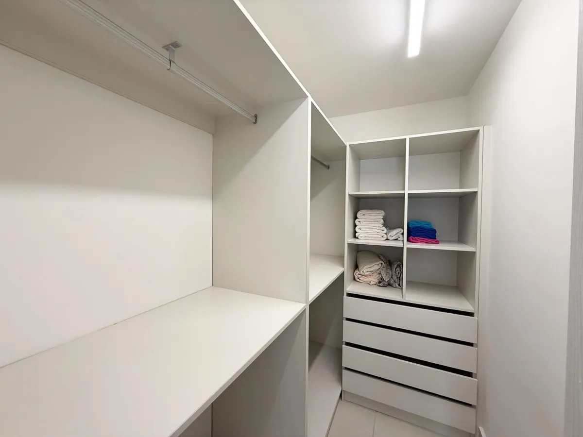 Apartamento de 2 Recameras en Venta en Coco del Mar.