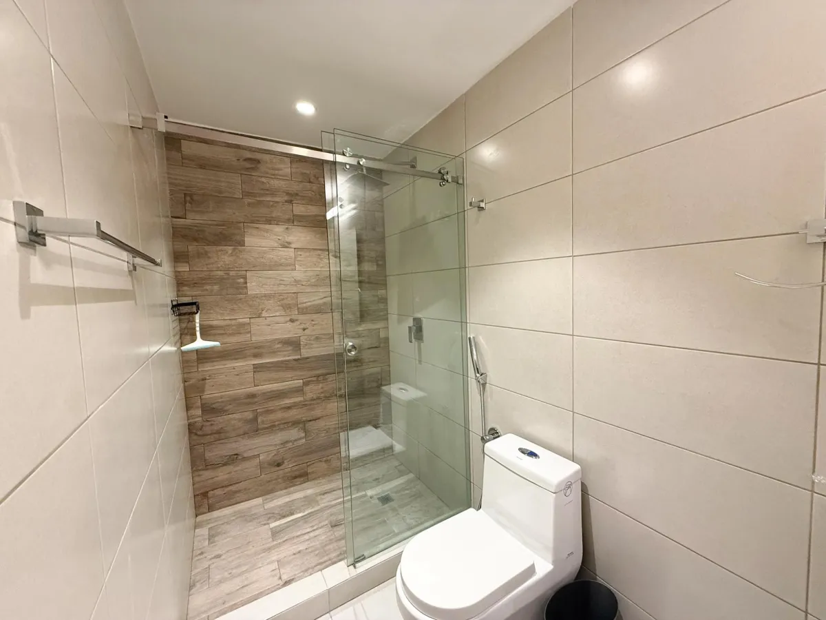 Apartamento de 2 Recameras en Venta en Coco del Mar.