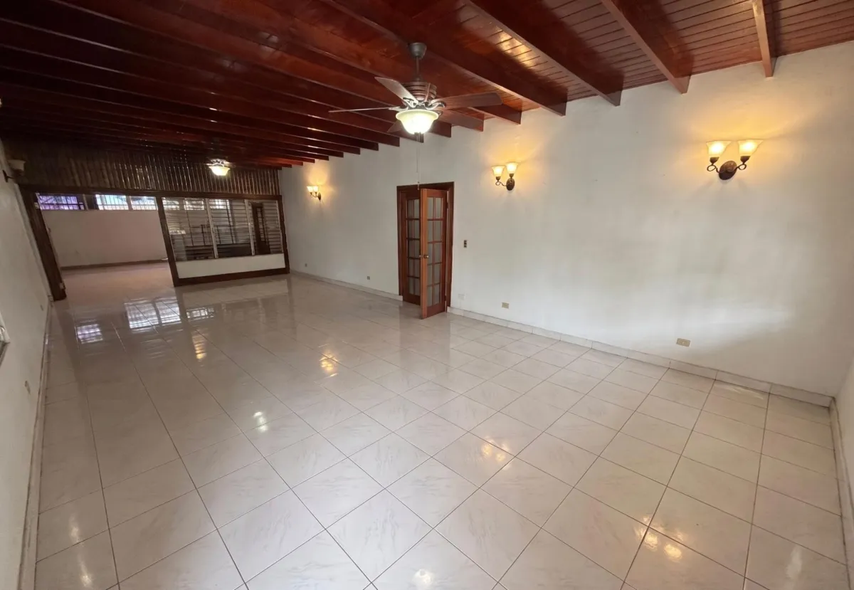 Venta de casa en Obarrio, calle sin salida (Samuel Lewis)
