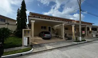 Venta de casa en PH Villa Tivoli, Villas del Golf