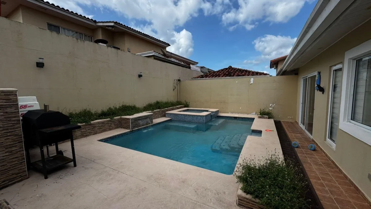 Venta de casa en PH Villa Tivoli, Villas del Golf
