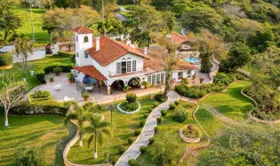 Venta de 1.8 Hectáreas con Ríos y senderos vía al Valle de Antón