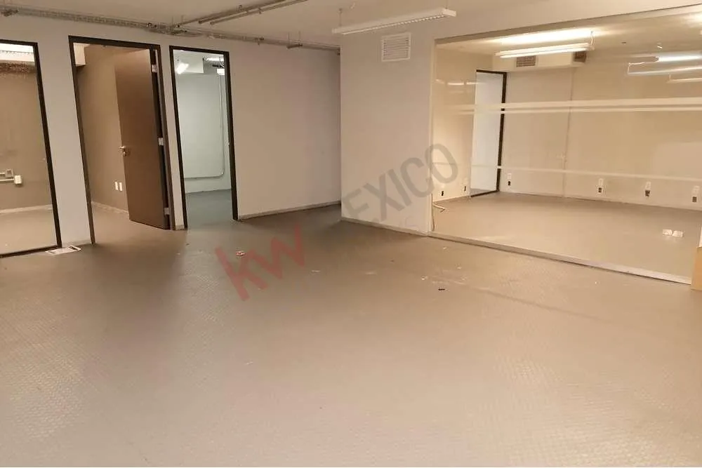 OFICINA EN RENTA EN EL  EDIFICIO CORPORATIVO