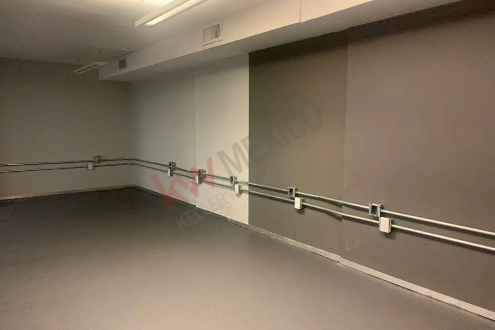 OFICINA EN RENTA EN EL  EDIFICIO CORPORATIVO