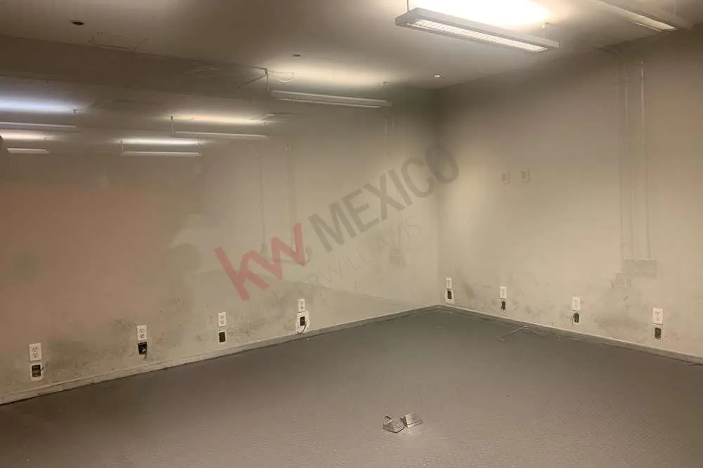 OFICINA EN RENTA EN EL  EDIFICIO CORPORATIVO