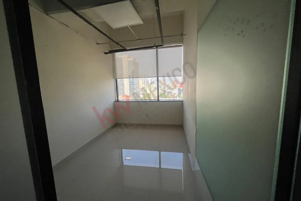 OFICINA EN RENTA EN EL  EDIFICIO CORPORATIVO