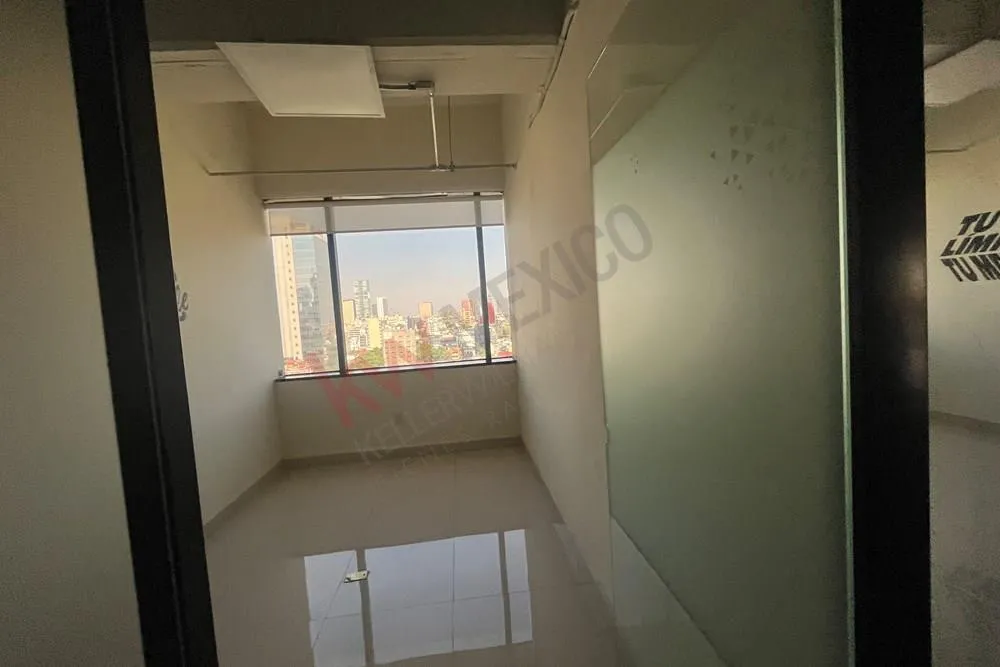 OFICINA EN RENTA EN EL  EDIFICIO CORPORATIVO
