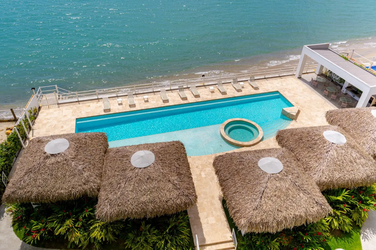 4 BEDROOM APARTMENT WITH OCEAN FRONT IN FARALLON P