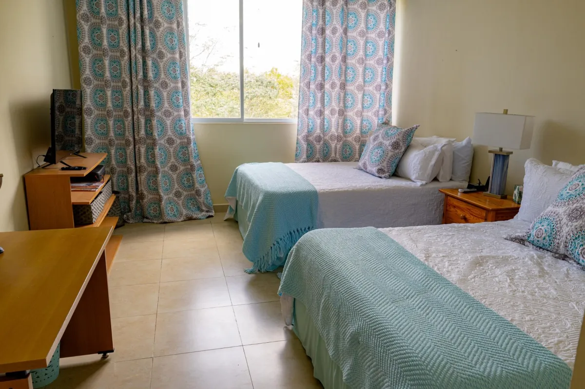 4 BEDROOM APARTMENT WITH OCEAN FRONT IN FARALLON P