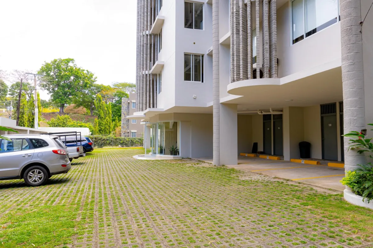4 BEDROOM APARTMENT WITH OCEAN FRONT IN FARALLON P