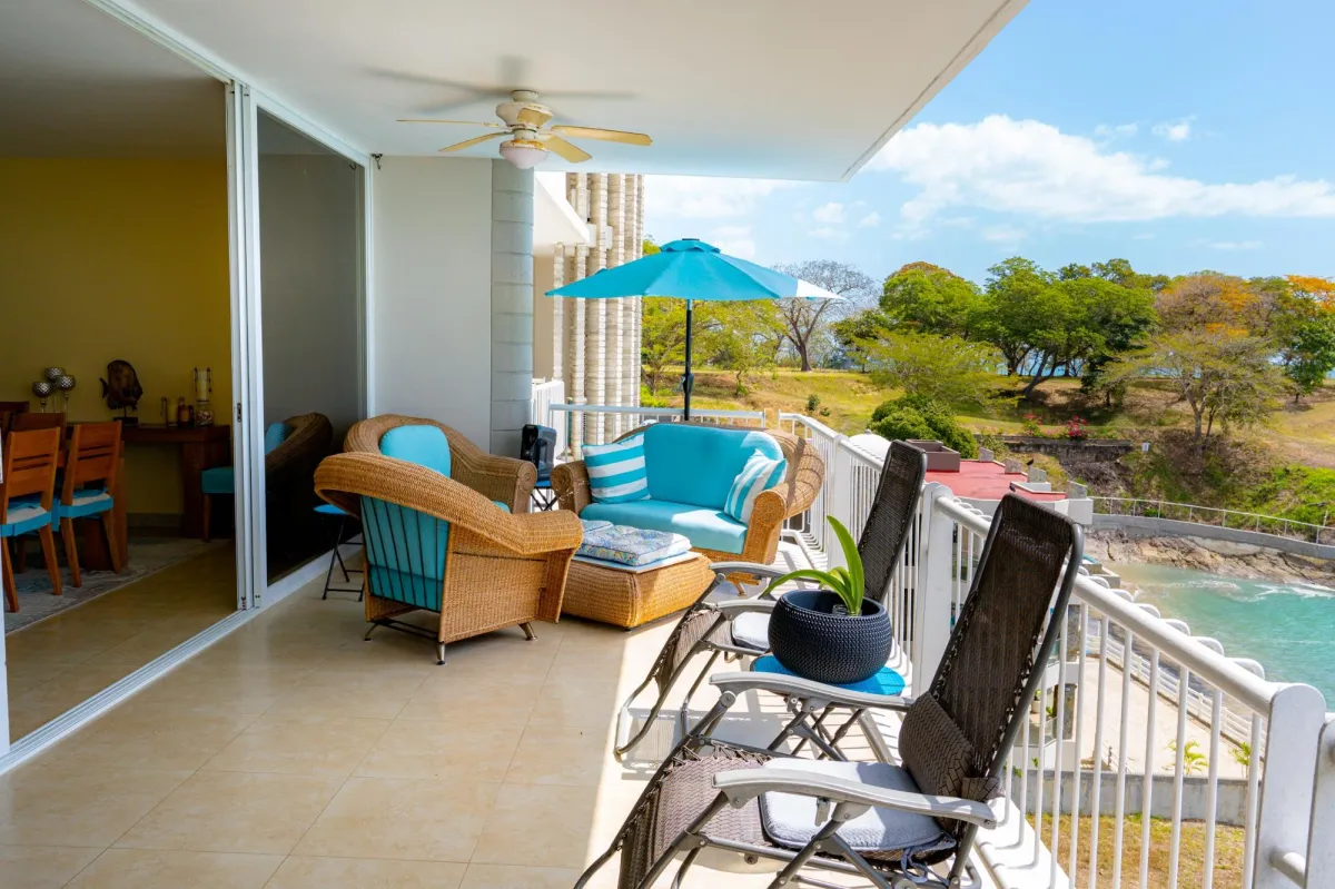 4 BEDROOM APARTMENT WITH OCEAN FRONT IN FARALLON P