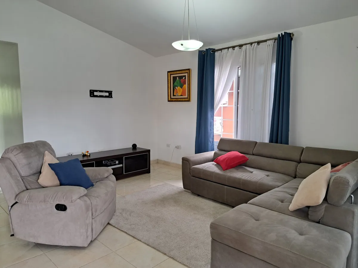 Se Alquila casa en PH Colinas del Lago