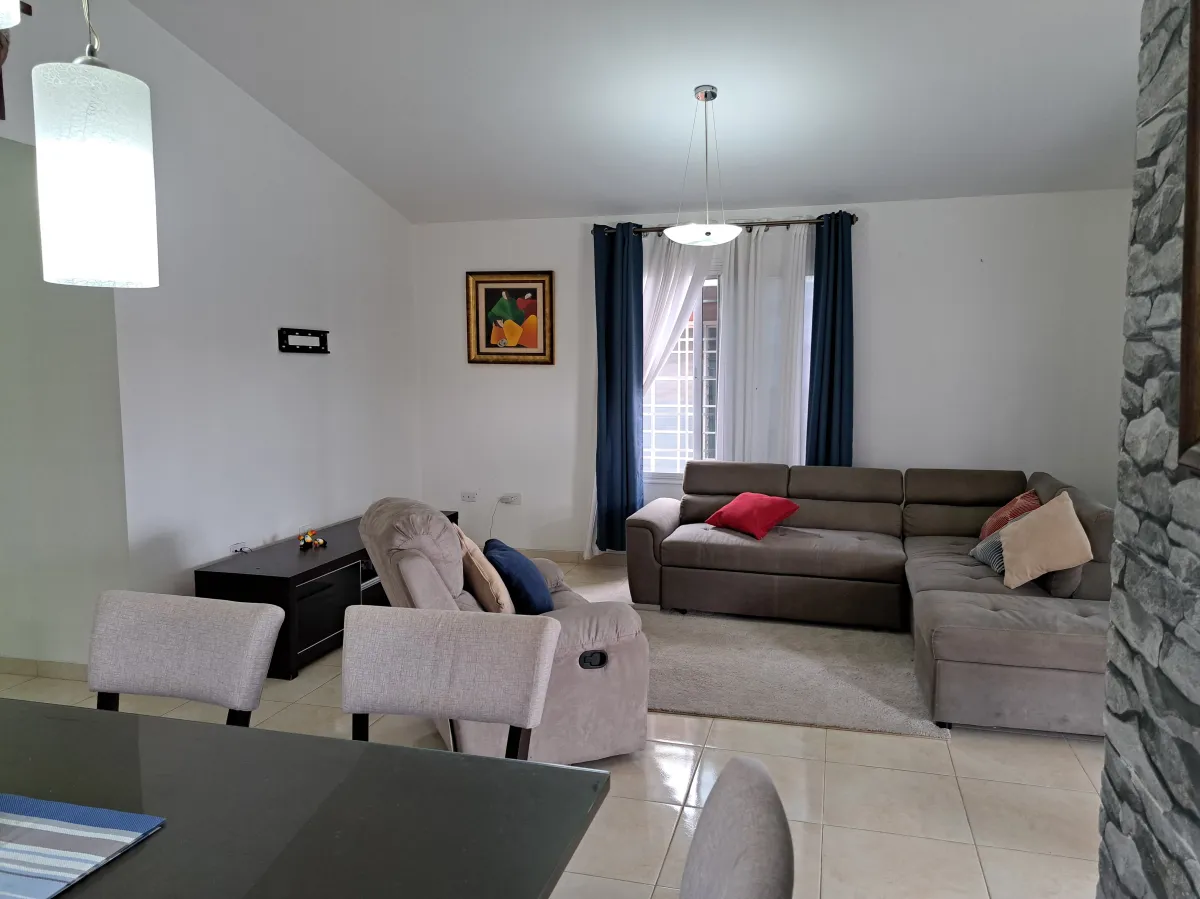 Se Alquila casa en PH Colinas del Lago