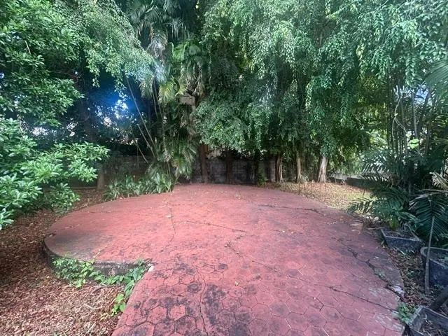 LAND FOR SALE WITH HOUSE IN EL CARMEN