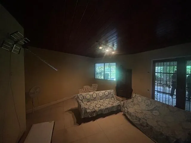 LAND FOR SALE WITH HOUSE IN EL CARMEN