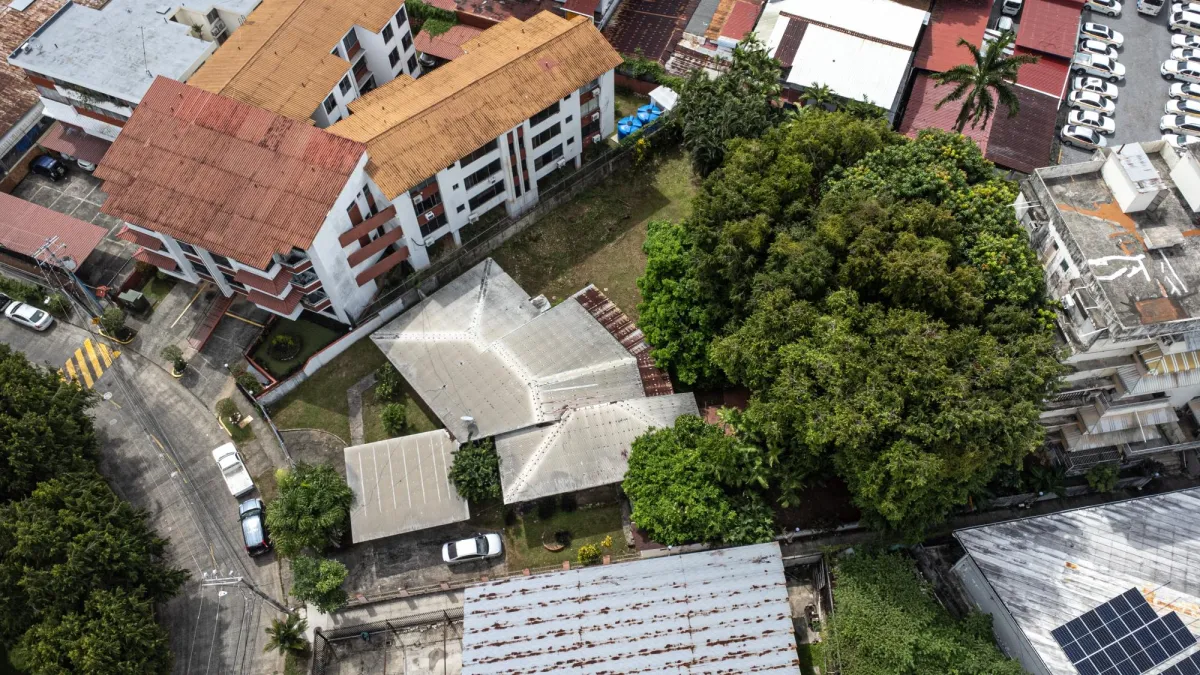 LAND FOR SALE WITH HOUSE IN EL CARMEN