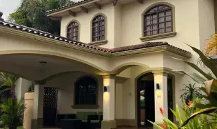 Two-story house for sale in El Doral, South Coast