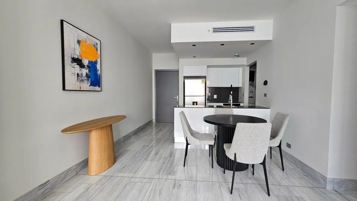 FURNISHED APT IN NUOVO BY ARMANI - 104 M2