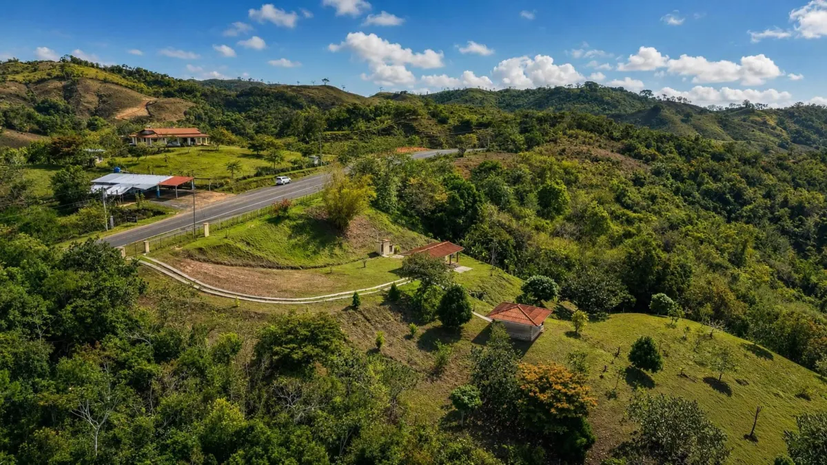 1 Hectare Mountain Property in Nuario, Los Santos