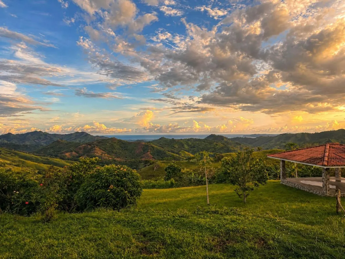 1 Hectare Mountain Property in Nuario, Los Santos