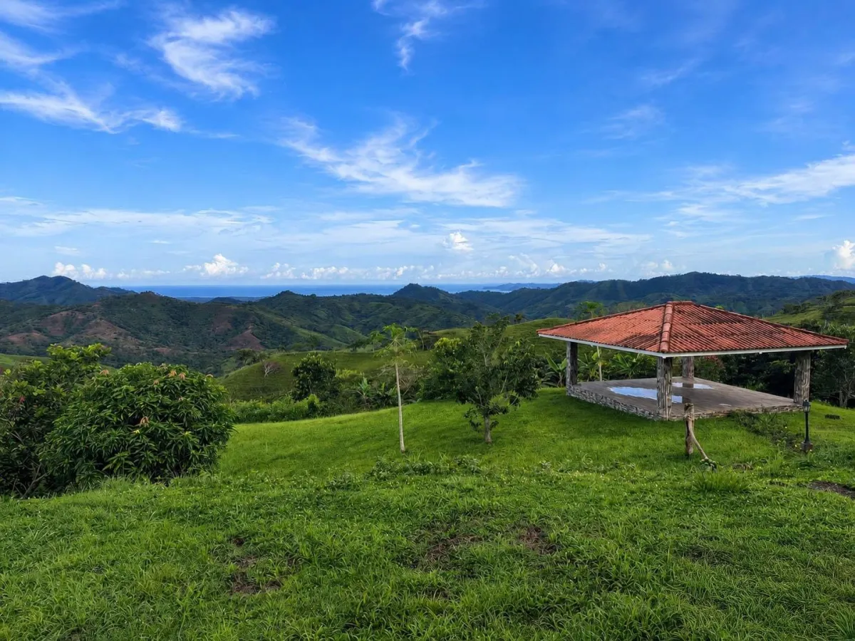 1 Hectare Mountain Property in Nuario, Los Santos