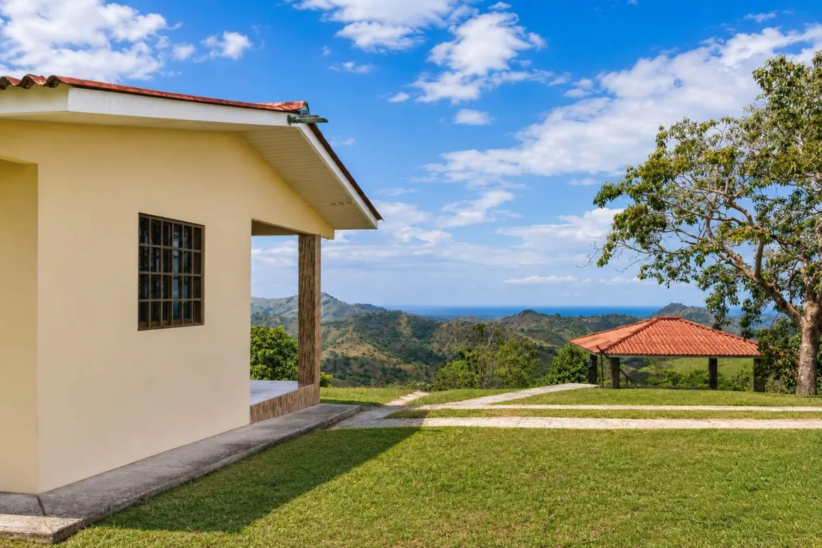 1 Hectare Mountain Property in Nuario, Los Santos