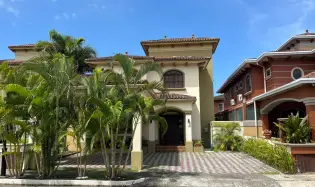 Sale of 2-Story House in El Doral, Costa Sur
