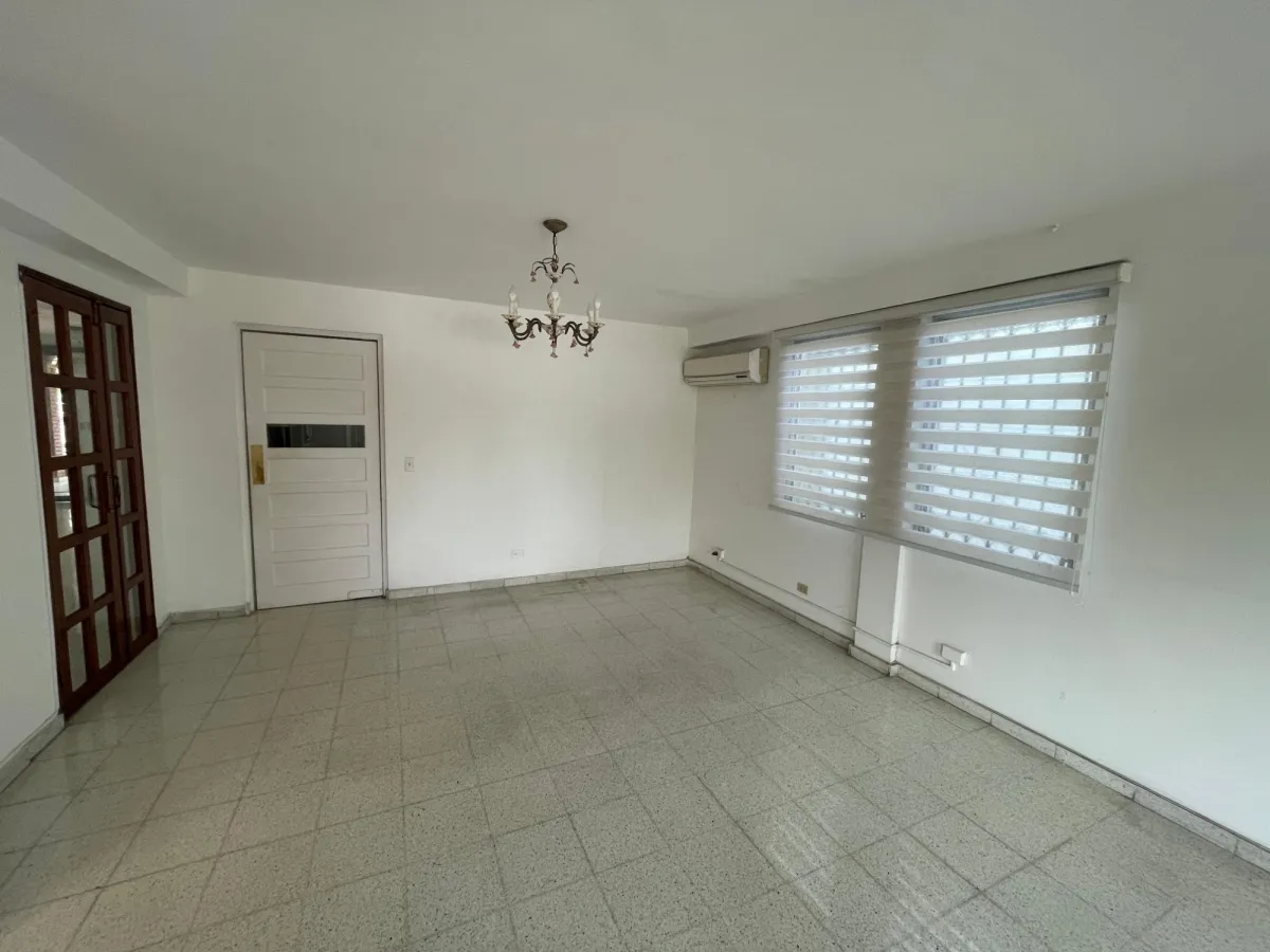 Two-story house with elev/ sale in Hato Pintado