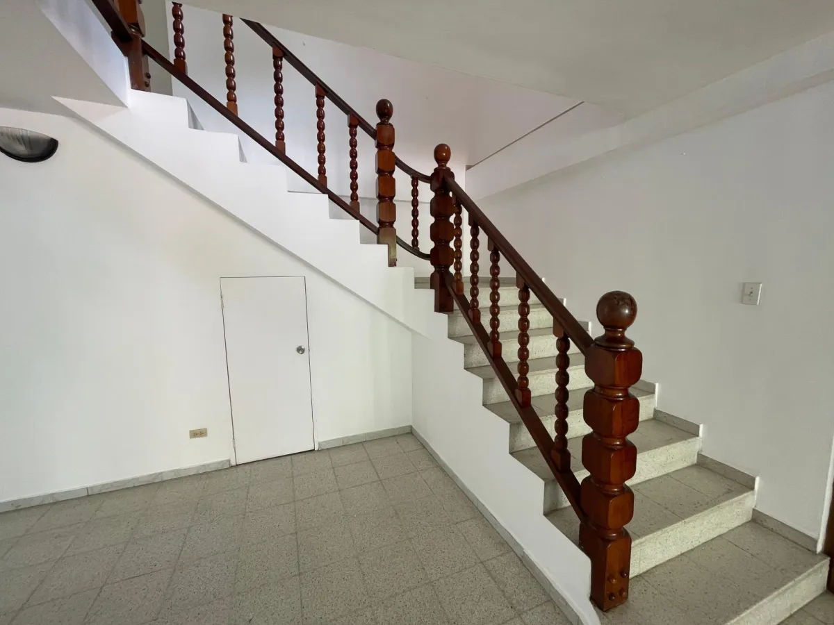 Two-story house with elev/ sale in Hato Pintado