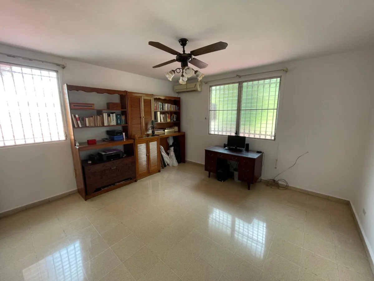 Two-story house with elev/ sale in Hato Pintado