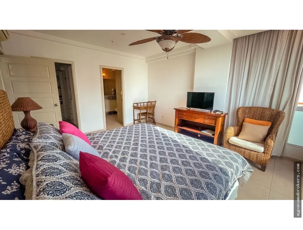 Apartment for Sale in P.H. Coronado Bay, Coronado